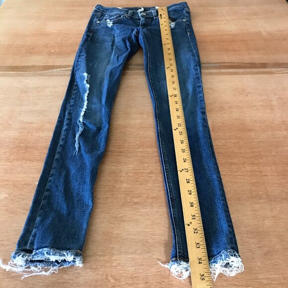Rag & Bone Skinny Jeans Women 26 Blue Low Rise Distressed Raw Hem Medium Wash - Picture 5 of 13
